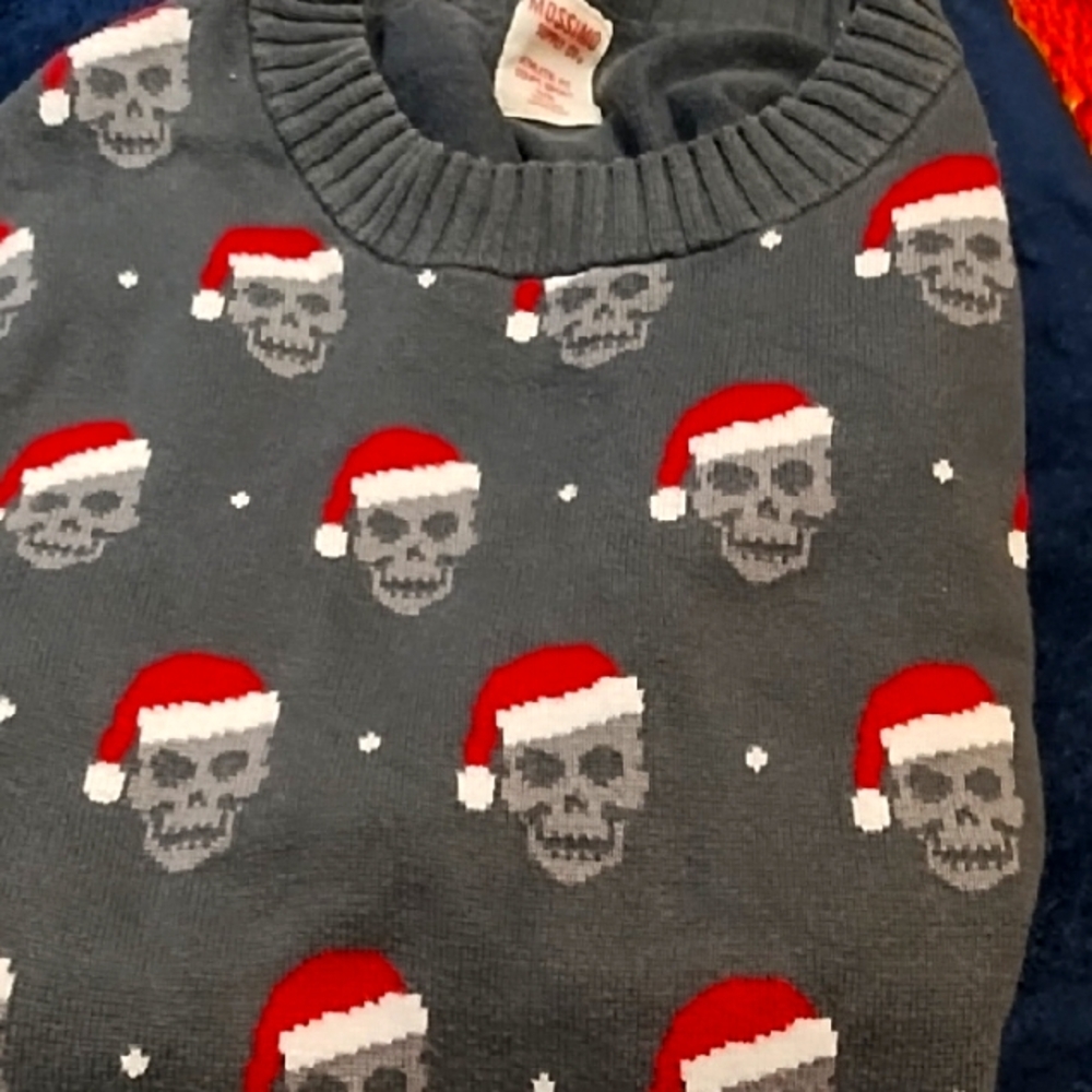 medium mossimo skull sweater grey and red